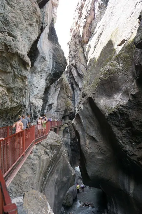 the bridge that leads you to the stairs at box canyon falls