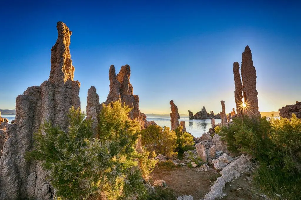 Tufa Towers, towers that grow from underground springs on Mono Lake