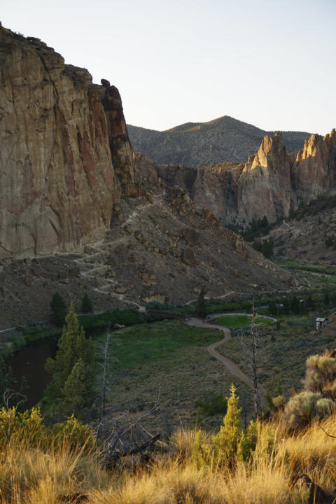 Hiking Trail For Misery Ridge on the Smith Rock State Park 1-Day Itinerary