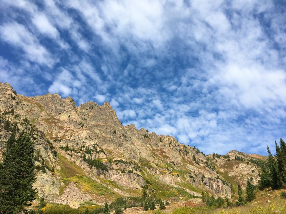 Some craggy peaks that tower over Pitkin Lake Trail.
