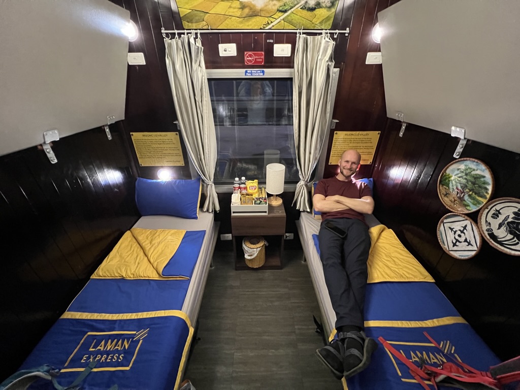 a 2-berth overnight train in Vietnam via Laman Express