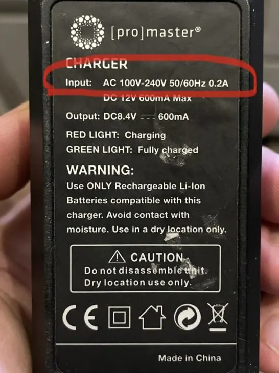 This camera charger accepts both 110V and 220v power input.