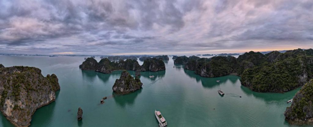halong bay cruise for couples