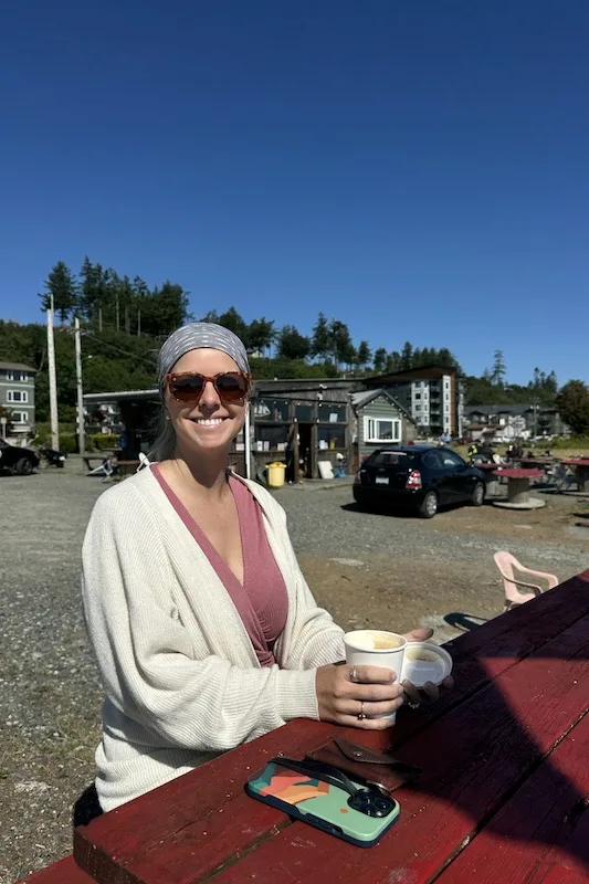 Emily enjoying a coffee at Fogg Dukkers.